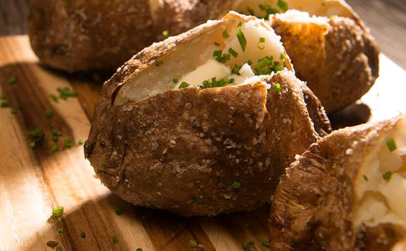 Bagekartoffel – klassisk bagekartoffel med creme fraiche Bagekartoffel – klassisk bagekartoffel med creme fraiche